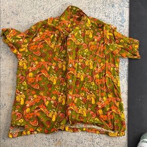 Men's Vintage-Inspired Green Floral Button-Up Shirt
